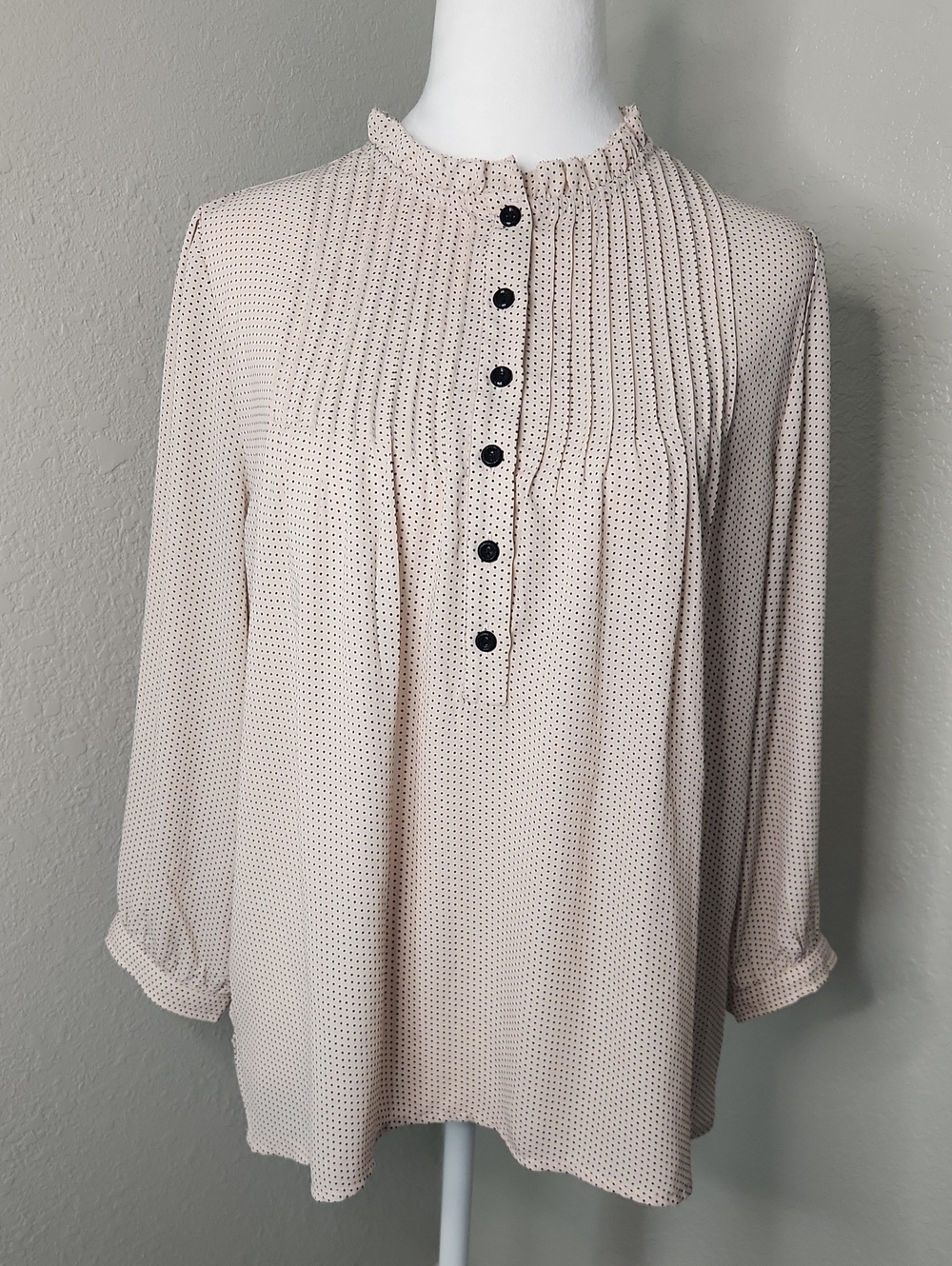 Eliane Rose Women’s Cream Pleated Button-Front Blouse